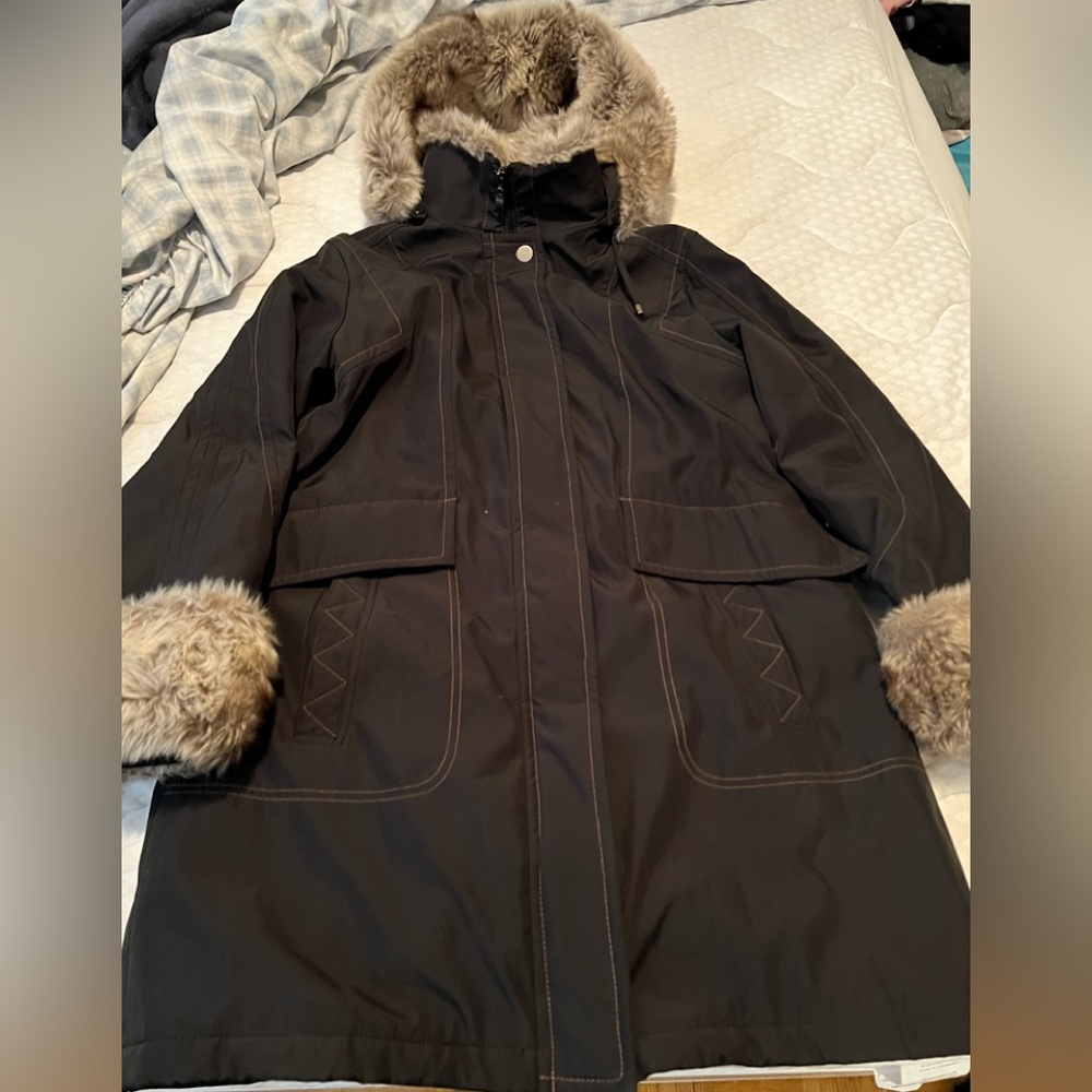 Women long black traditions coat size medium